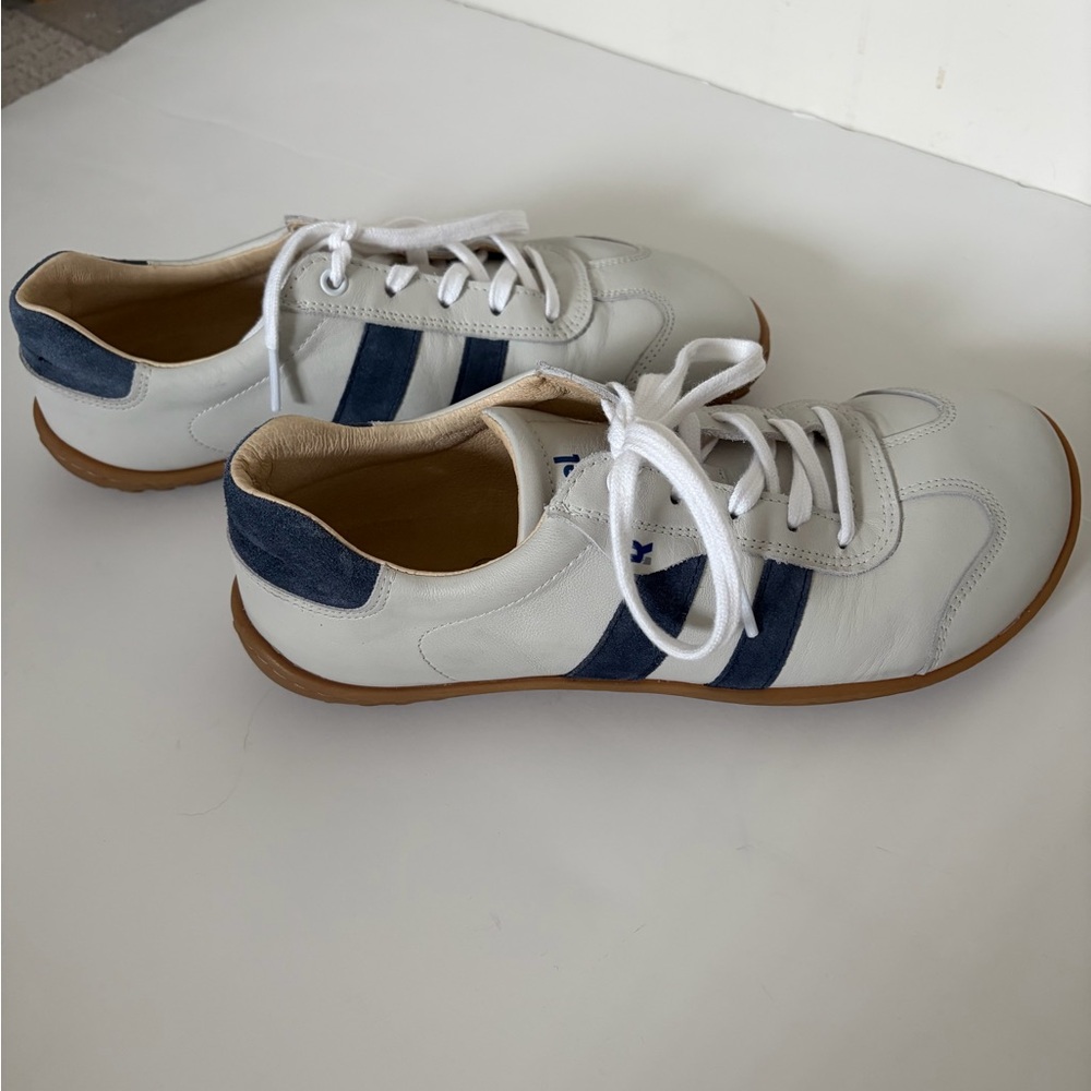Koel Ila Women's Sneaker Navy Blue White Grey Stripe Barefoot Size 39 Leather